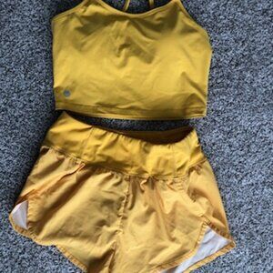 Senita Athletics Women's SET workout shorts and crop top size medium yellow